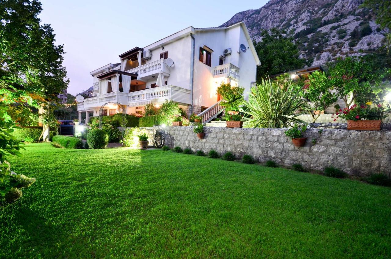 Djardin Apartment Kotor Luaran gambar
