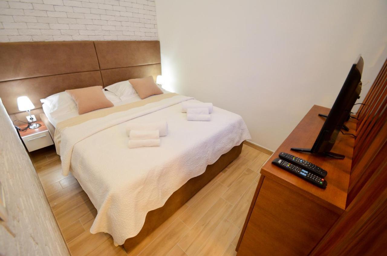 Djardin Apartment Kotor Luaran gambar