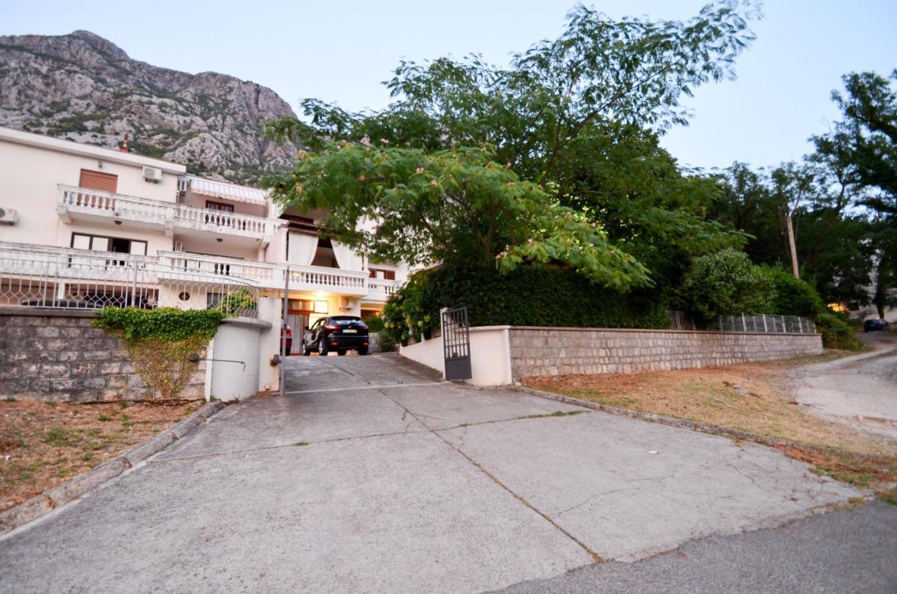 Djardin Apartment Kotor Luaran gambar